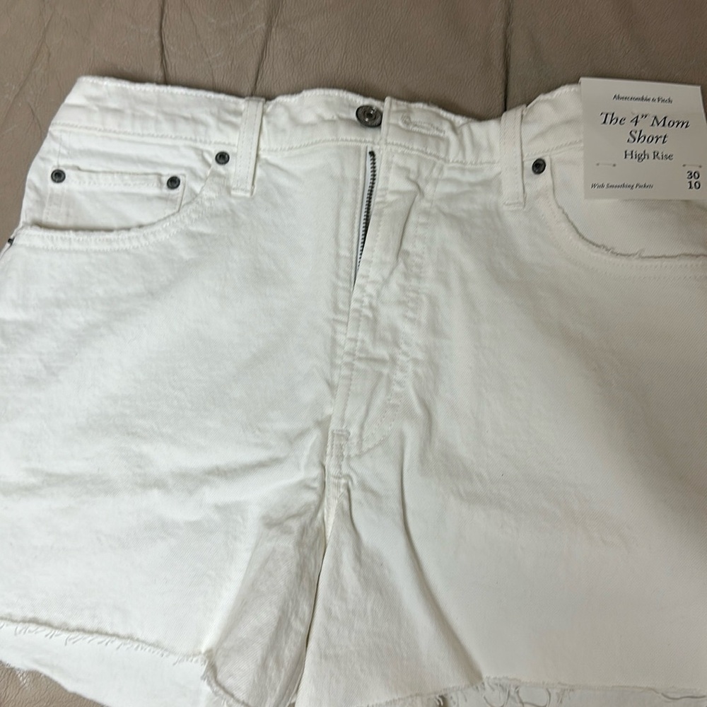 NWT Abercrombie&Fitch white high rise shorts W10/30